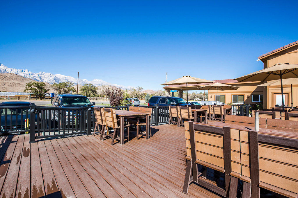 Quality Inn Lone Pine Near Mount Whitney Exterior photo